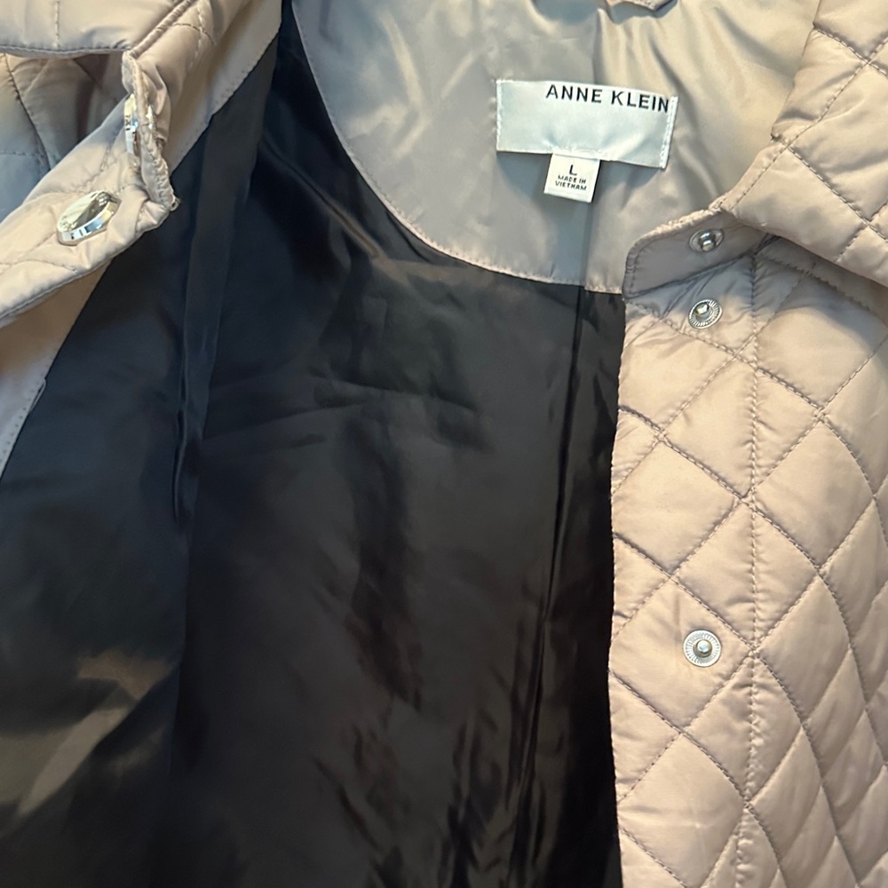 Anne Klein Women's Quilted Classic Taupe Puffer Coat Size Large - Picture 7 of 8